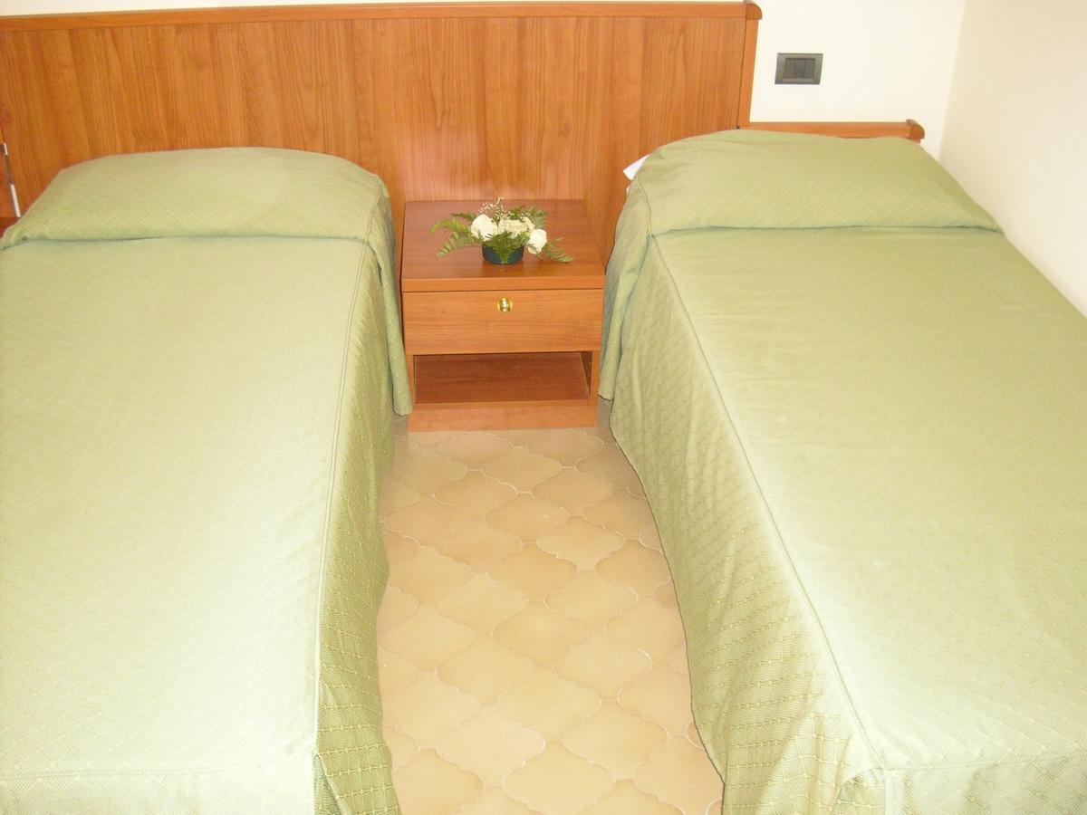 Hotel La Collinetta Sas Montazzoli Exteriér fotografie